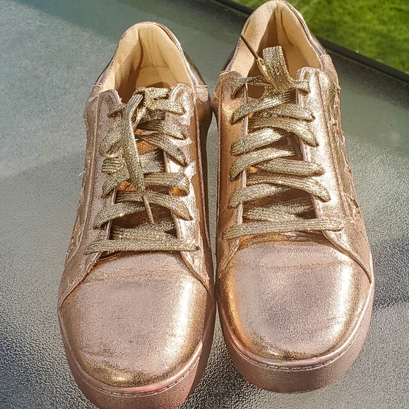 Women's Metallic Rose Gold sneakers - Picture 3 of 4